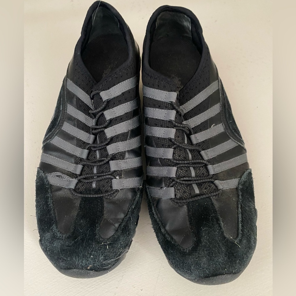 Skechers Ladies 10 Black Shoes No Tie Slip On Sneakers